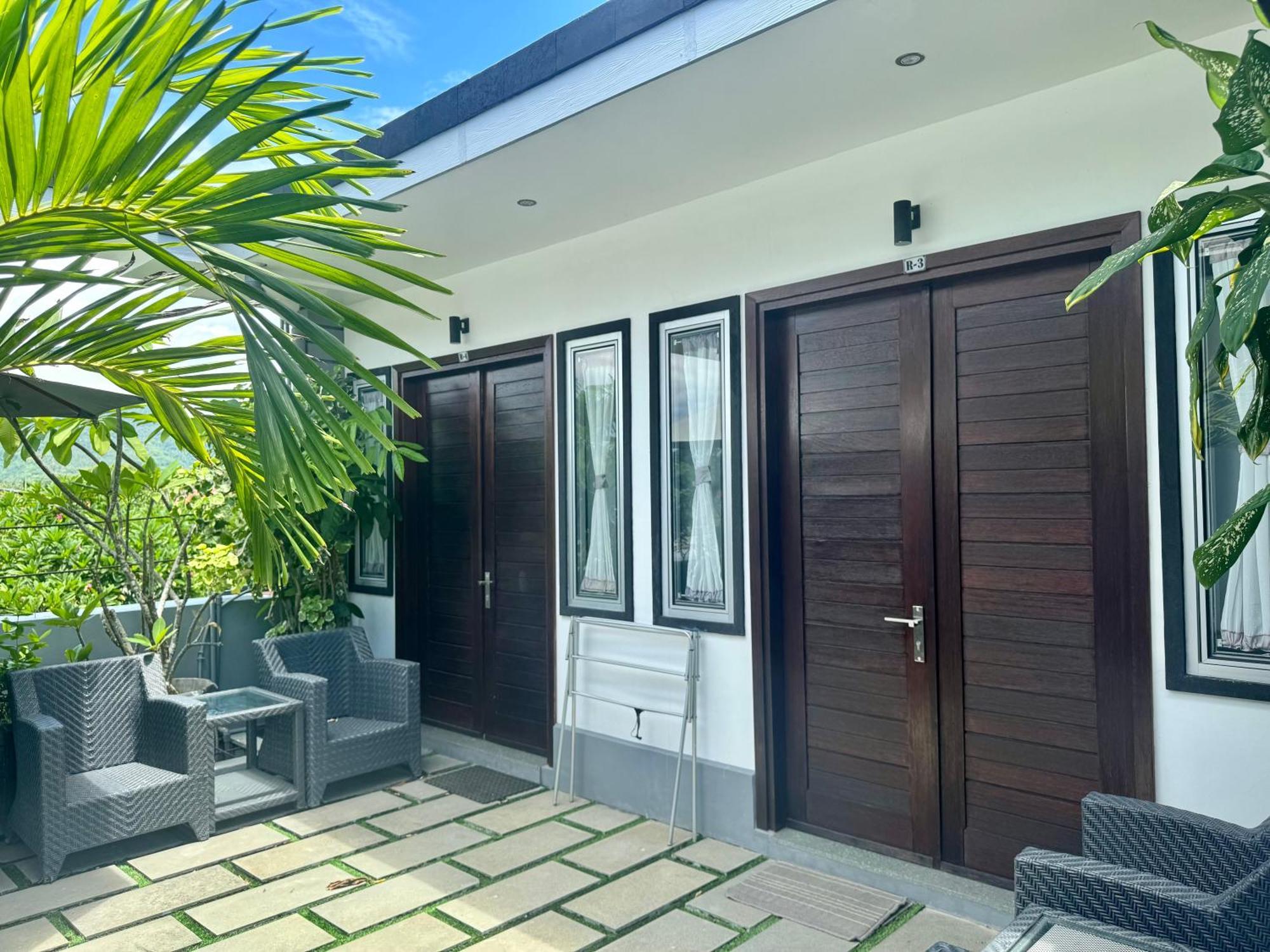 Villa Rumah Putih Abu Abu Senggigi Buitenkant foto