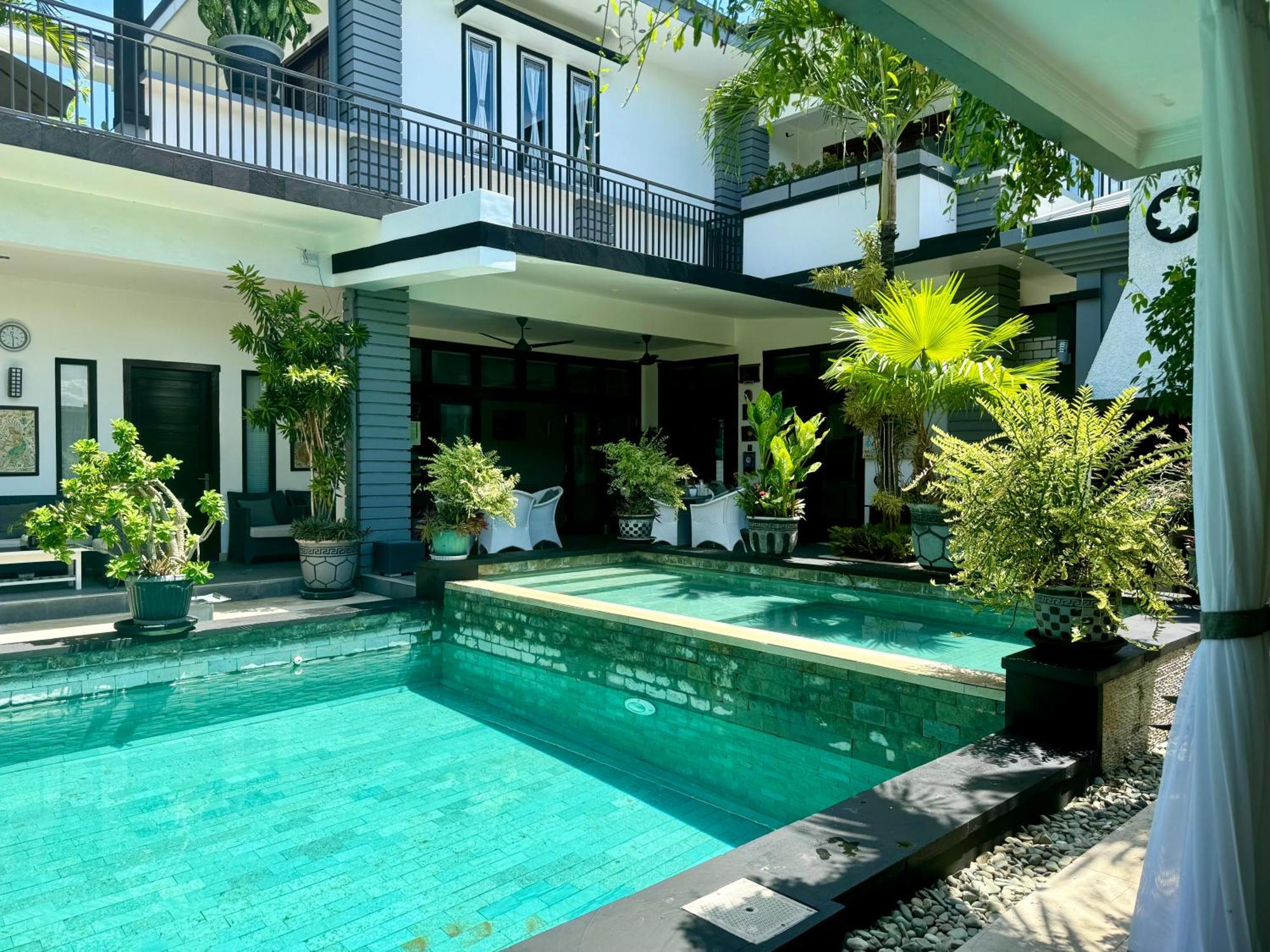 Villa Rumah Putih Abu Abu Senggigi Buitenkant foto