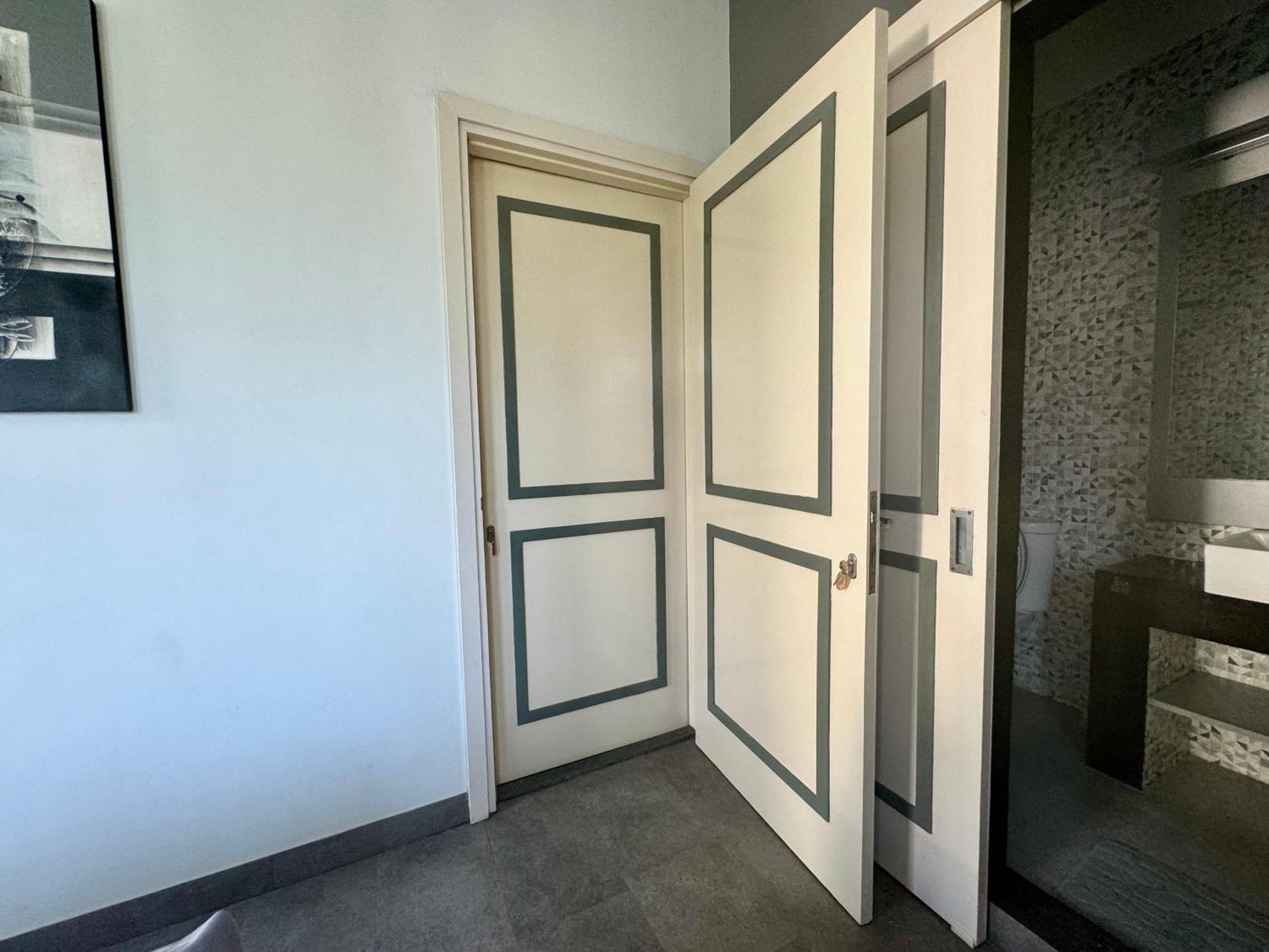 Villa Rumah Putih Abu Abu Senggigi Buitenkant foto