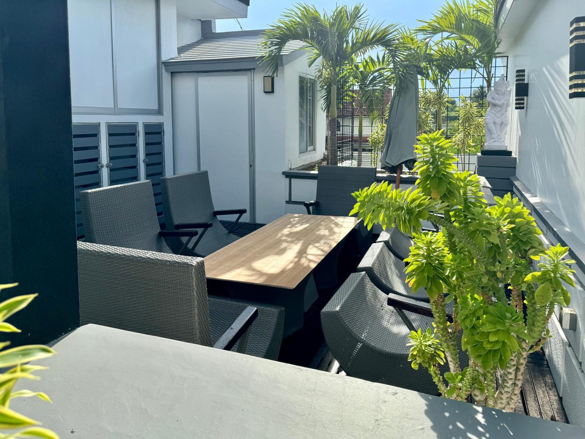Villa Rumah Putih Abu Abu Senggigi Buitenkant foto